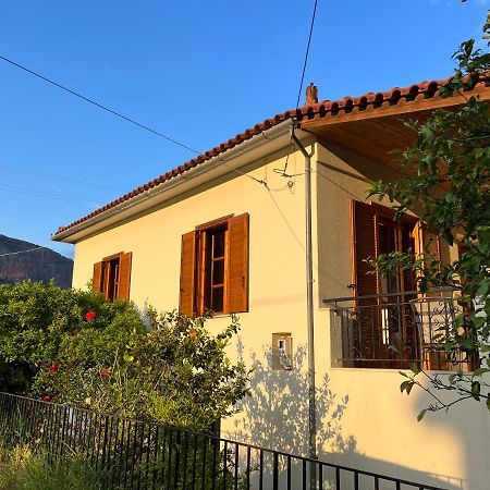 Lemon Tree House Leonídion Exterior foto